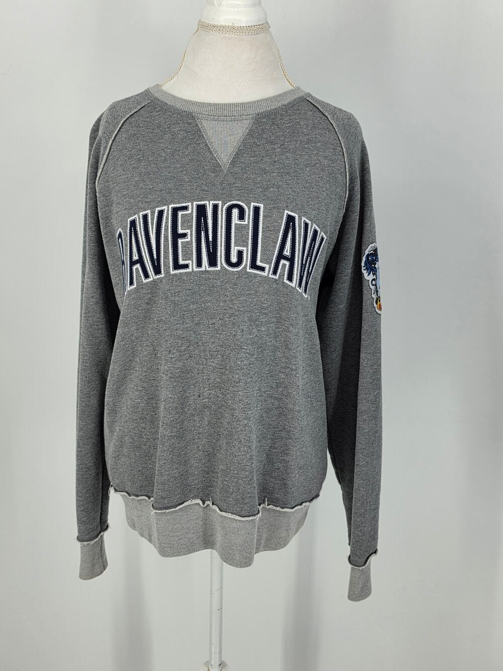 Universal Studios Vintage Ravenclaw Sweatshirt Harry Potter Gray Women Medium